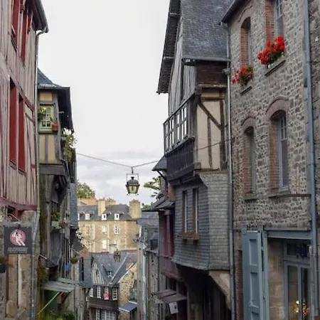 Les Remparts De Dinan . F3 Intramuros. Avec Wifi Exterior foto